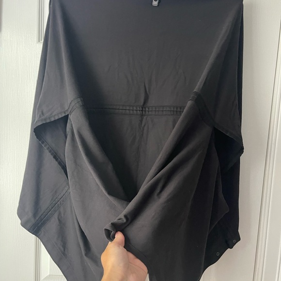 Lululemon Vinyasa Scarf in Black Modal with Snaps - Picture 4 of 5